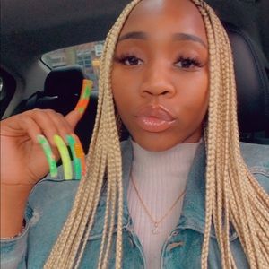 Meet your Posher, Jasmine